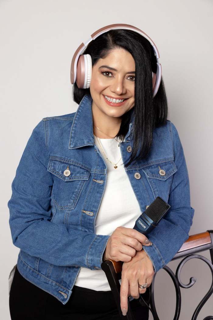 ari lopez contigo radio