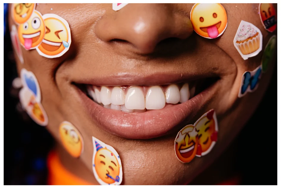 El Significado Oculto de los Emojis: Lo que los Padres Deben Saber Sobre el Uso de Símbolos en las Redes Sociales de los Jóvenes