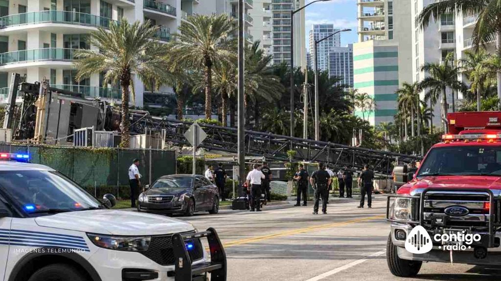 Cuatro personas fueron hospitalizadas tras el colapso de maquinaria de construcción en Brickell. Un vehículo se incendió y cerraron Brickell Bay Drive.